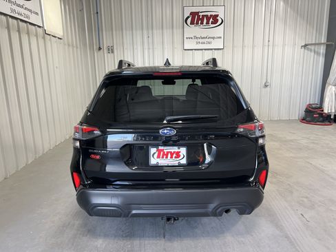 Used 2025 Subaru Forester Premium AWD/4WD image 42
