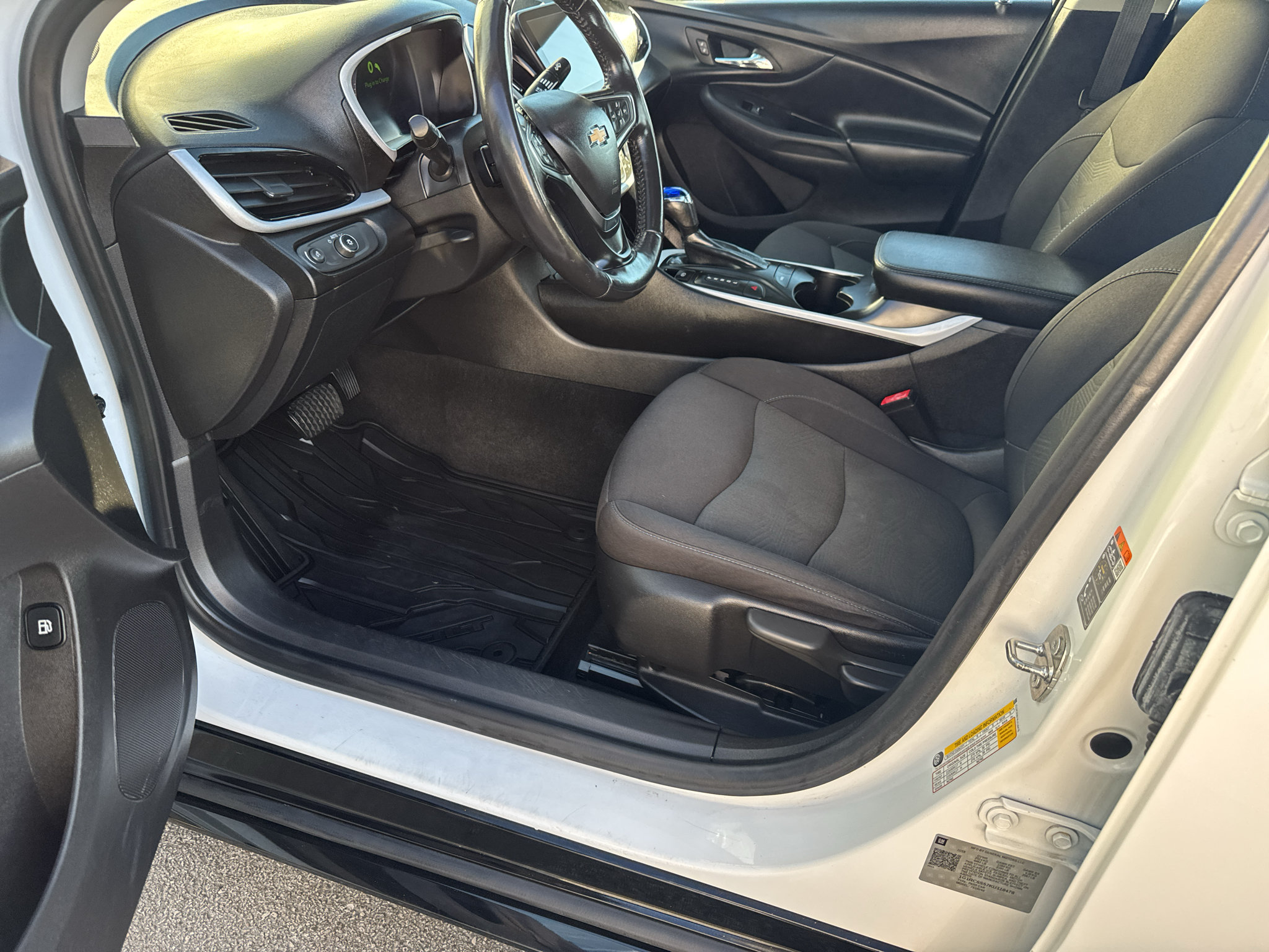 Used 2019 Chevrolet Volt LT w/ Comfort Package FWD image 22