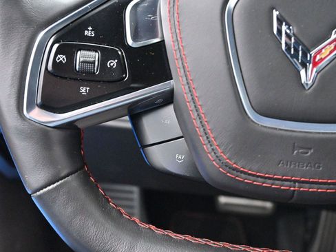 Used 2021 Chevrolet Corvette Stingray Premium Conv w/ Z51 Performance Package image 18