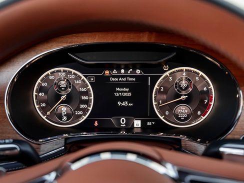 Certified 2023 Bentley Flying Spur V8 image 20