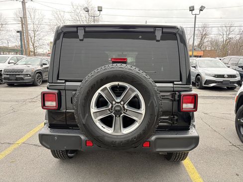 Used 2022 Jeep Wrangler Unlimited Sahara w/ Cold Weather Group image 6