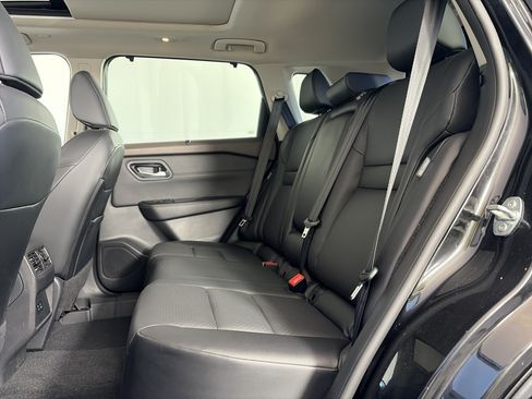 Certified 2023 Nissan Rogue SV w/ SV Premium B Package AWD/4WD image 7