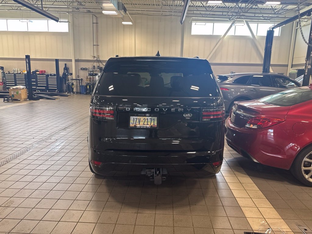 Used 2022 Land Rover Discovery HSE R-Dynamic AWD/4WD image 6