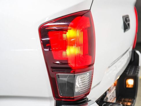 Certified 2019 Toyota Tacoma SR5 image 8