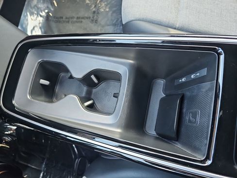 Certified 2024 Volkswagen ID.4 2WD image 24
