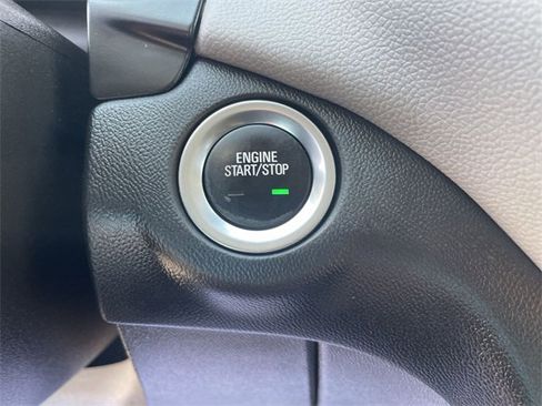 Used 2022 Chevrolet Equinox LS image 16