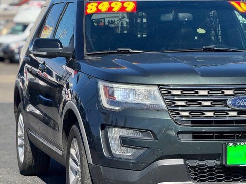 Used 2016 Ford Explorer XLT w/ Equipment Group 202A image 10