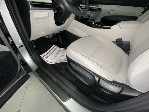 Certified 2026 Hyundai Tucson SE FWD image 12