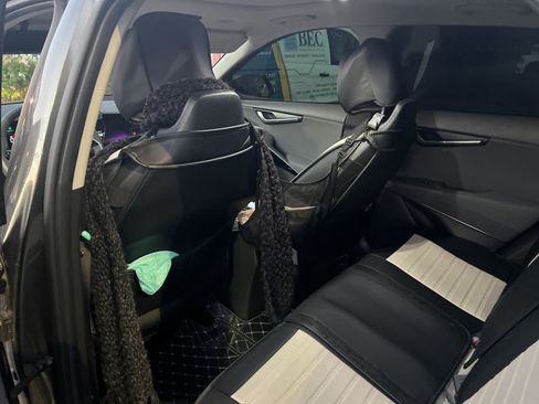 Used 2023 Kia Niro EX Touring FWD image 7