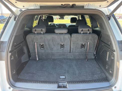 Used 2025 GMC Acadia Elevation image 27