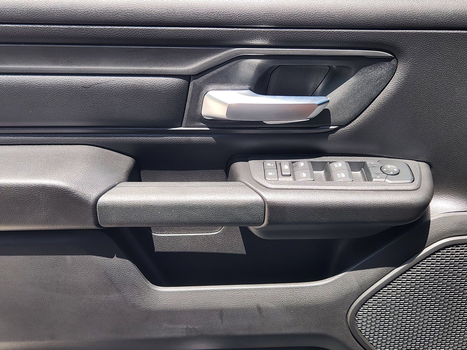 New 2026 RAM 1500 Express AWD/4WD image 21