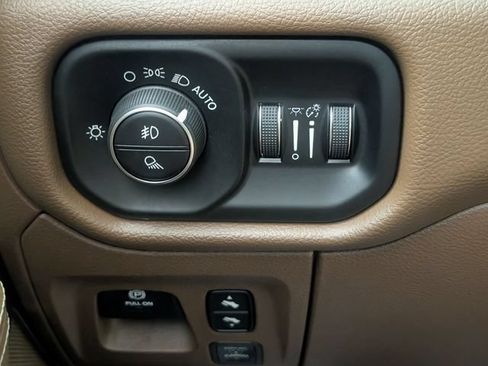 Used 2020 RAM 1500 Laramie AWD/4WD image 14