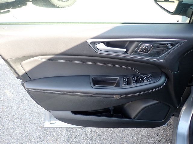 Used 2024 Ford Edge Titanium AWD/4WD image 19