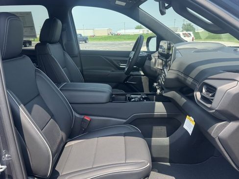 New 2025 Chevrolet Silverado EV LT image 19