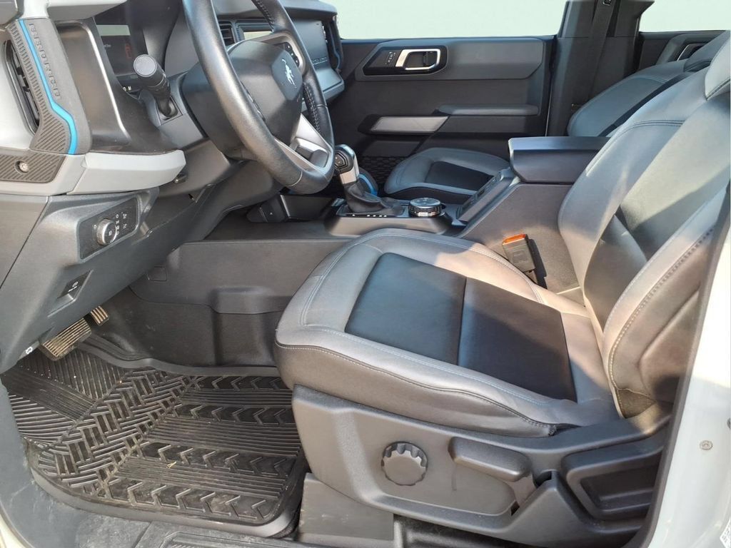 Used 2022 Ford Bronco Black Diamond AWD/4WD image 16