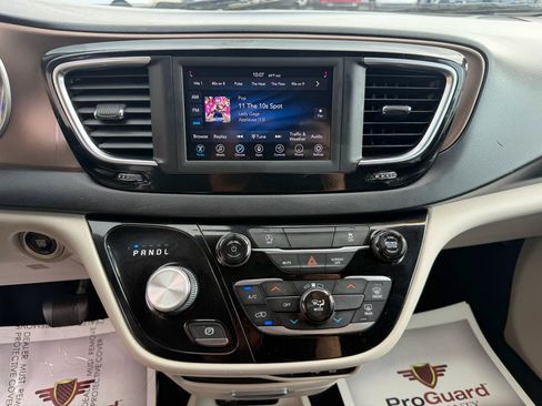 Used 2020 Chrysler Voyager LX w/ Cold Weather Group FWD image 30