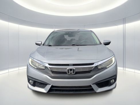 Used 2017 Honda Civic Touring image 9