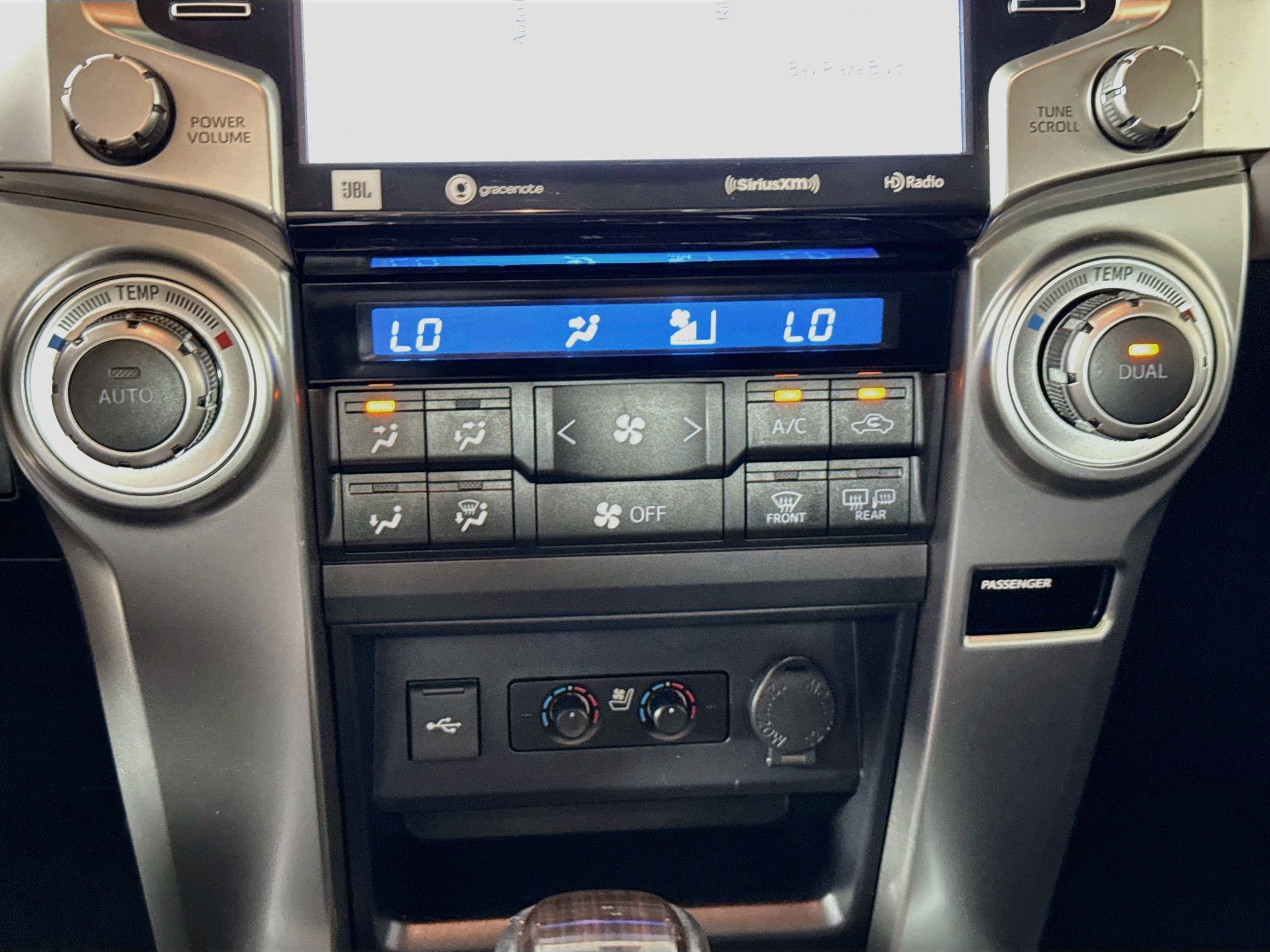 Used 2022 Toyota 4Runner Limited AWD/4WD image 19