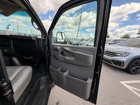 Used 2010 GMC Savana 1500 LS RWD image 44