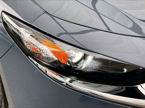 Used 2025 MAZDA MAZDA3 s image 27