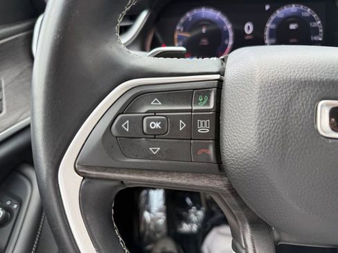 Used 2022 Jeep Grand Cherokee L Limited AWD/4WD image 15