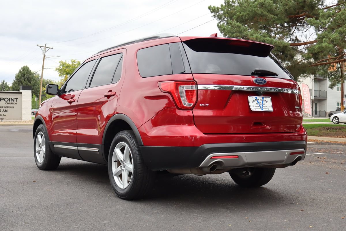 Used 2016 Ford Explorer XLT w/ Equipment Group 202A AWD/4WD image 7