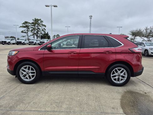 Certified 2024 Ford Edge SEL image 2