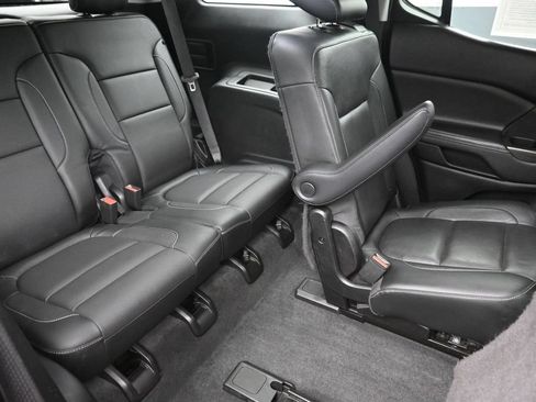 Used 2017 GMC Acadia SLT AWD/4WD image 11
