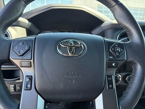 Certified 2019 Toyota Tacoma TRD Off-Road w/ Technology Package AWD/4WD image 28