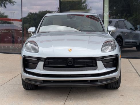 Certified 2026 Porsche Macan AWD/4WD image 6