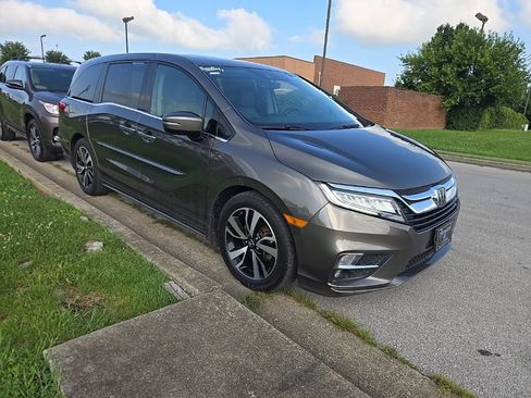 Used 2019 Honda Odyssey Elite image 2