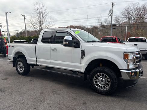 Used 2020 Ford F250 Lariat w/ Chrome Package image 5