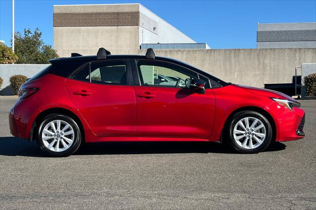 Certified 2025 Toyota Corolla SE w/ SE Package FWD image 6