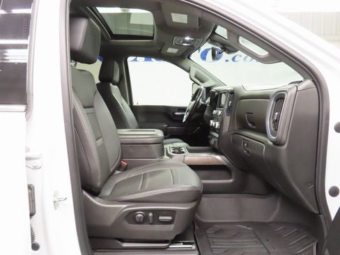 Used 2022 GMC Sierra 3500 Denali w/ Denali Ultimate Package image 32