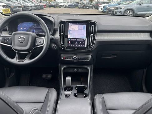 Certified 2026 Volvo XC40 B5 Core w/ Climate Package AWD/4WD image 6