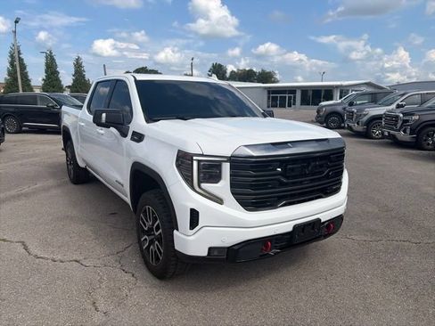 Used 2023 GMC Sierra 1500 AT4 w/ AT4 Premium Package AWD/4WD image 8