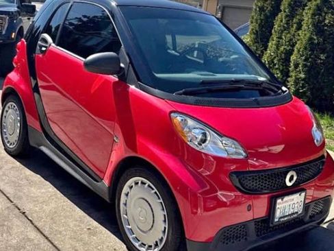 Used 2014 smart fortwo Coupe RWD image 2