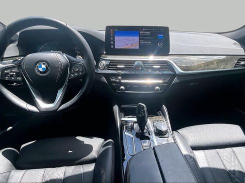 Used 2023 BMW 530i w/ Convenience Package RWD image 14
