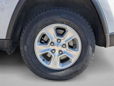 Used 2017 Jeep Grand Cherokee Laredo w/ Quick Order Package 23E image 23