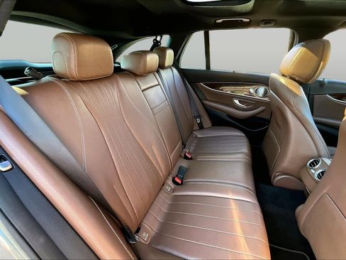 Used 2017 Mercedes-Benz E 400 4MATIC Wagon image 21