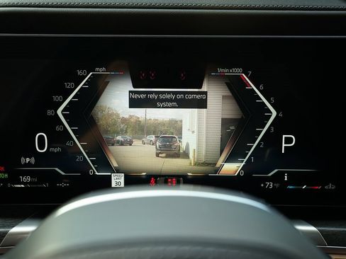 Used 2023 BMW 760i xDrive w/ Executive Package image 8