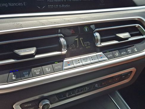 Used 2022 BMW X7 xDrive40i w/ M Sport Package AWD/4WD image 19
