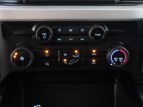 Used 2023 Ford F250 XLT w/ FX4 Off-Road Package AWD/4WD image 19