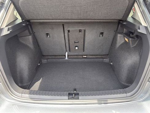 Certified 2023 Volkswagen Taos SE w/ Black Wheel Package FWD image 17