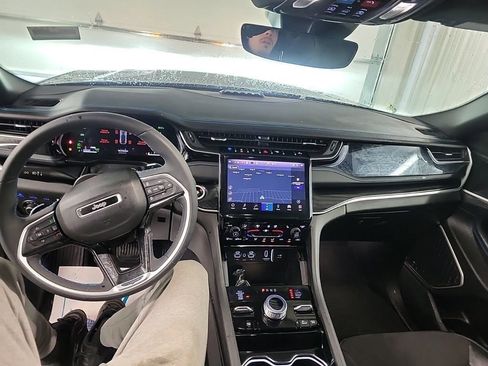 Used 2023 Jeep Grand Cherokee Trailhawk image 10