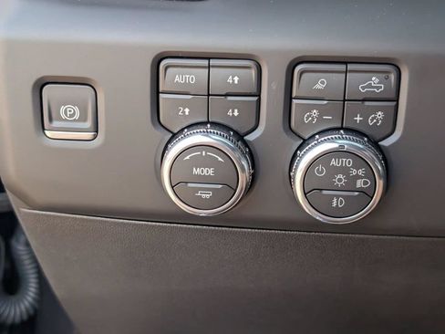 Used 2026 GMC Sierra 2500 AT4 AWD/4WD image 22