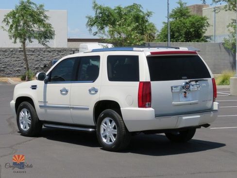 Used 2008 Cadillac Escalade AWD image 8