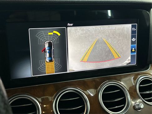Used 2017 Mercedes-Benz E 300 image 38