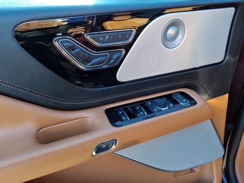 Certified 2024 Lincoln Aviator Black Label w/ Jet Package image 5