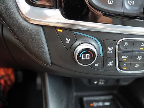 Used 2023 Chevrolet Traverse High Country AWD/4WD image 8